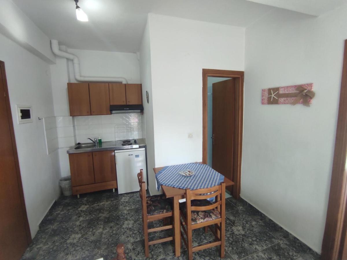 Peristerianos Apartments Nea Skioni Exterior foto