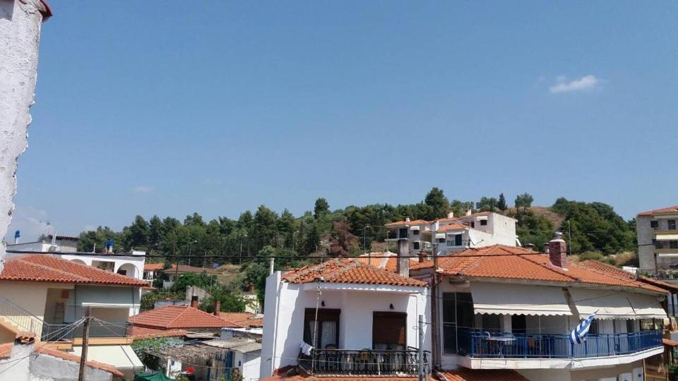 Peristerianos Apartments Nea Skioni Exterior foto