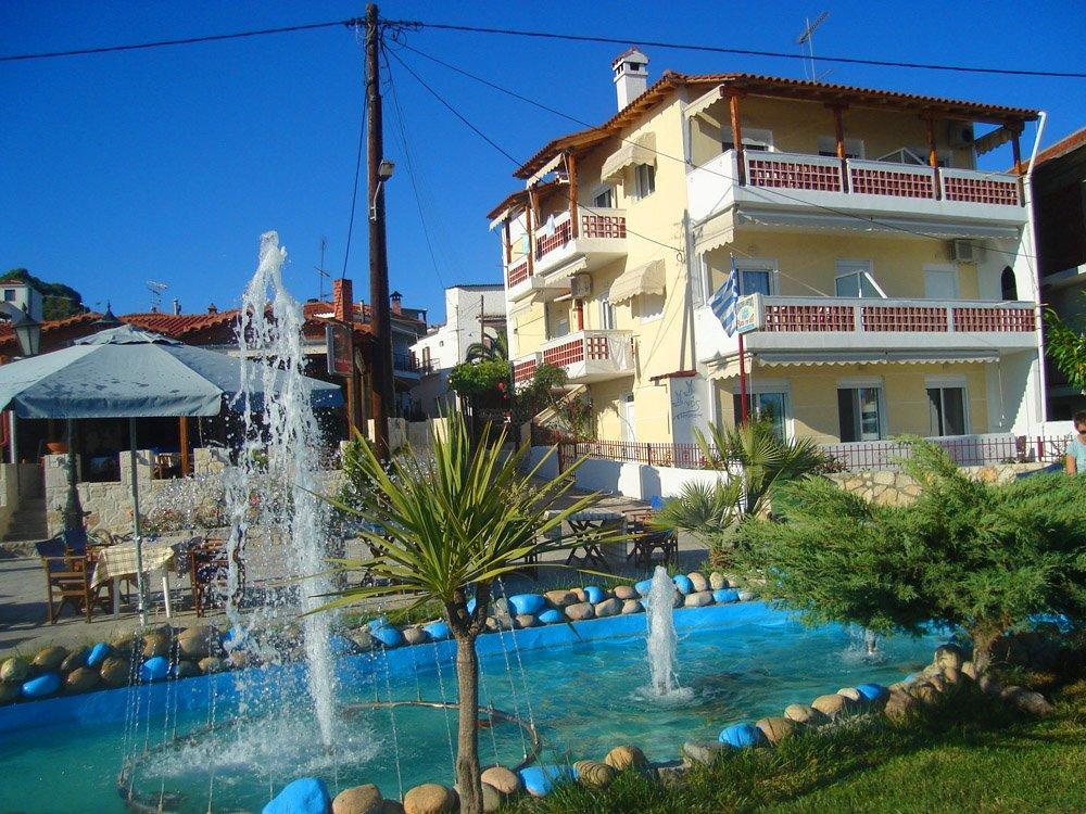 Peristerianos Apartments Nea Skioni Exterior foto