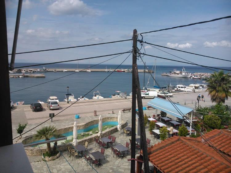Peristerianos Apartments Nea Skioni Exterior foto