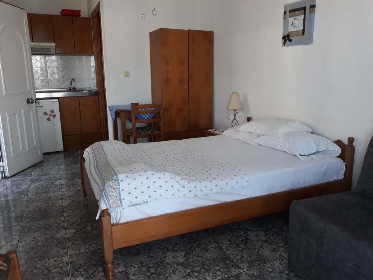 Peristerianos Apartments Nea Skioni Exterior foto